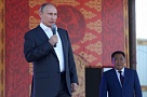 Президент России Владимир Путин поздравил по телефону Главу Тувы с Днем рождения 